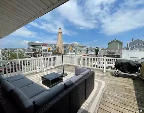 53 Delaware Ave #UPPER, Long Beach, NY 11561