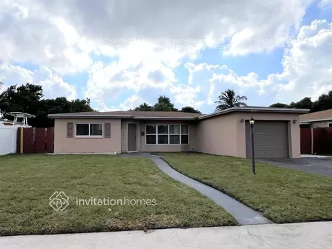 4460 NW 43rd St, Lauderdale Lakes, FL 33319