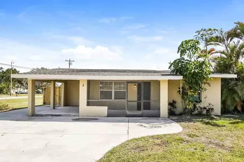 5 Victoria Dr, North Fort Myers, FL 33917