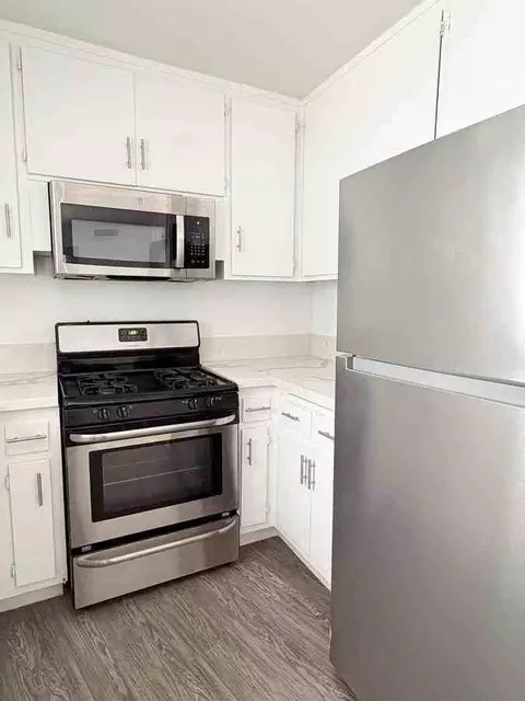 4176 Arch Dr, Los Angeles, CA 91604