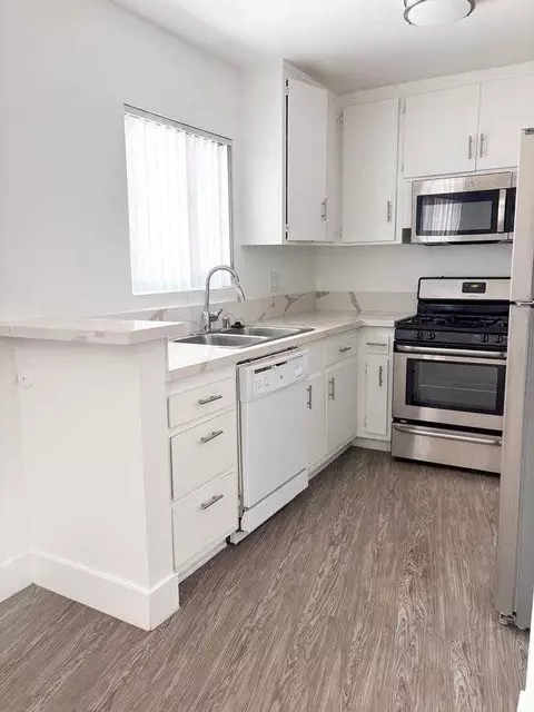 4176 Arch Dr, Los Angeles, CA 91604