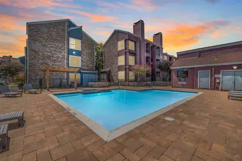 9727 Whitehurst Dr, Dallas, TX 75243