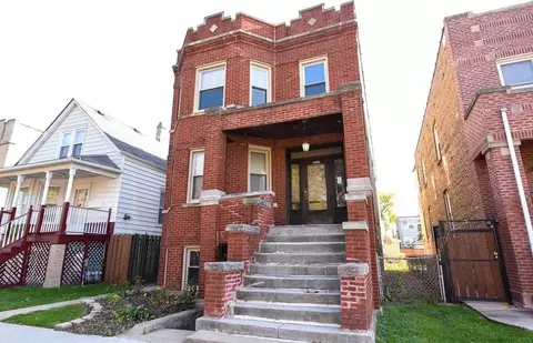 5141 W Roscoe St #2F, Chicago, IL 60641