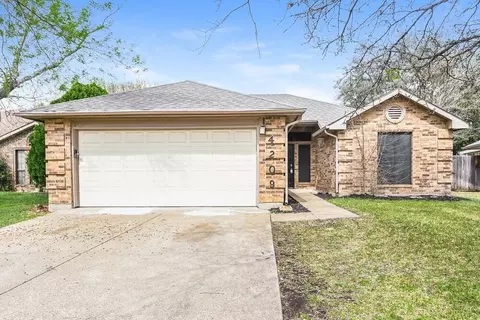 4209 Vincent Ter, Haltom City, TX 76137