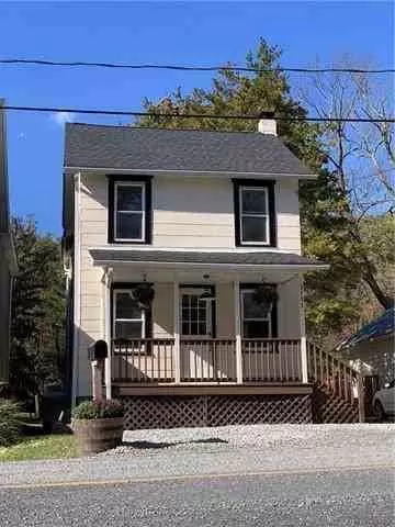 3135 Main Rd E, Emmaus, PA 18049