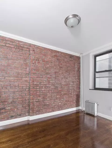 422 E 9th St #1, New York, NY 10009