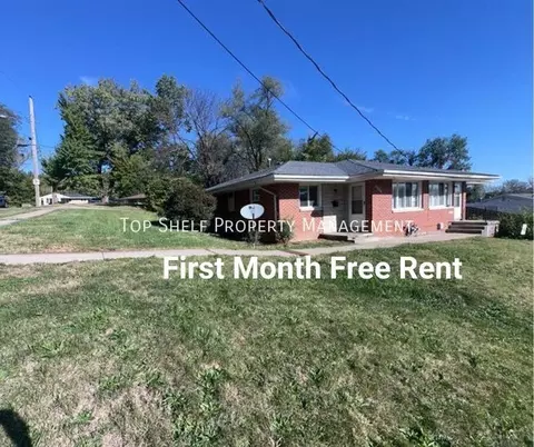 2427 Welbeck Rd, Des Moines, IA 50310