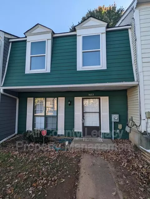 5623 Wells Cir, Stone Mountain, GA 30087