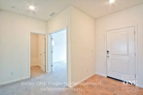 933 Tipton Ln, Patterson, CA 95363 photo 8