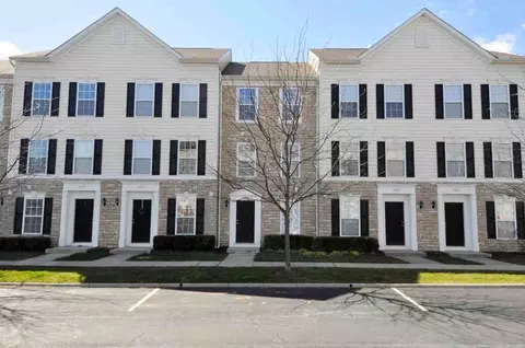 5261 Berthold Pass Dr, Hilliard, OH 43026