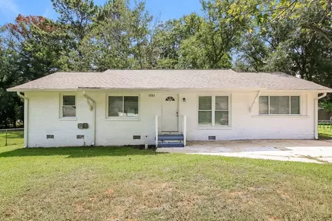 8721 W Bourne Dr, Jonesboro, GA 30238