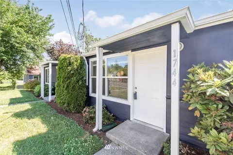 1744 Rainier Ave, Bremerton, WA 98312