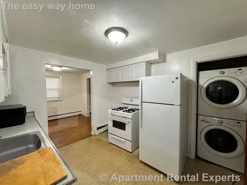 92 North St, Somerville, MA 02144