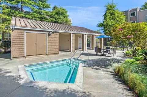 862 Campus Dr, Daly City, CA 94015