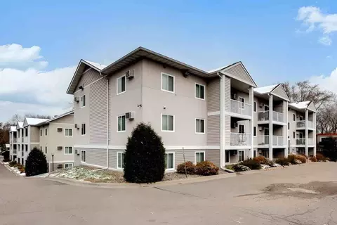 2395 3rd St NW #103, Arden Hills, MN 55112