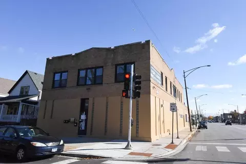 4401 N Keeler Ave #2E, Chicago, IL 60630