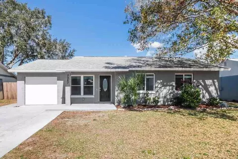 7983 Shadow Run Dr, Largo, FL 33773