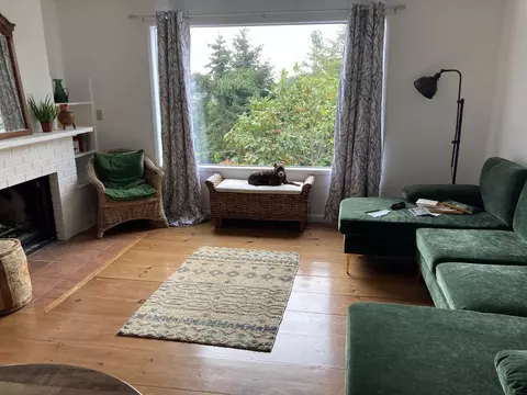 433 Klickitat Dr, La Conner, WA 98257