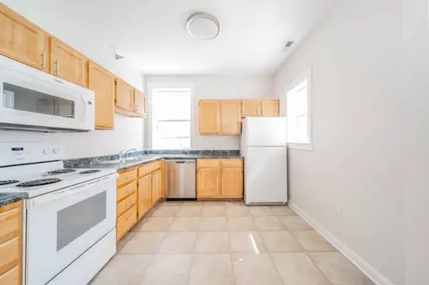 234 E 9th St #202, Indianapolis, IN 46204