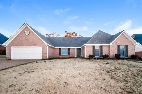 1855 Oak Springs Dr, Cordova, TN 38016