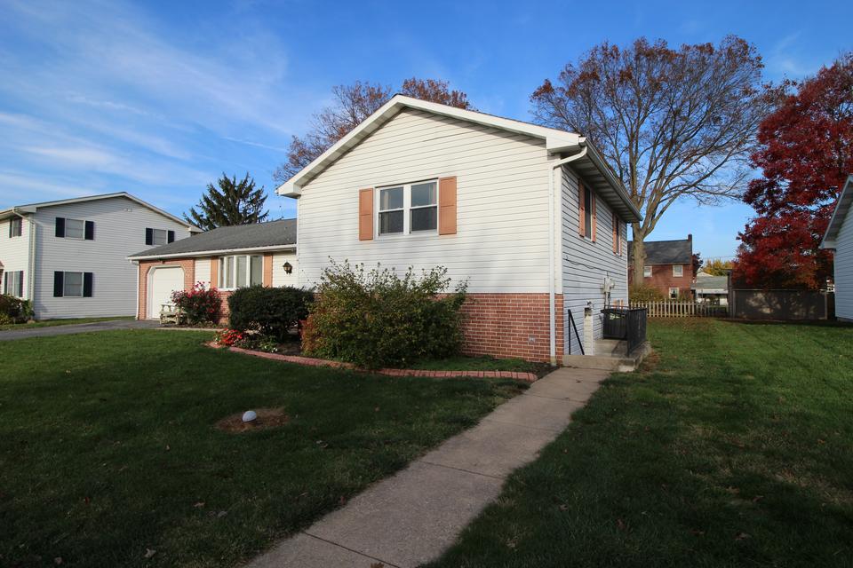 109 Huyard Ave a, New Holland, PA 17557 4 Photos MLS 51264566