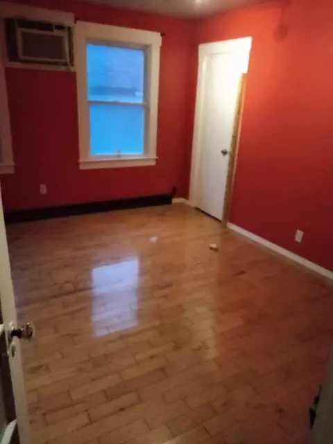 14 1st St #3R, Gardner, MA 01440
