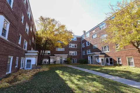 2723 W Berwyn Ave #2, Chicago, IL 60625