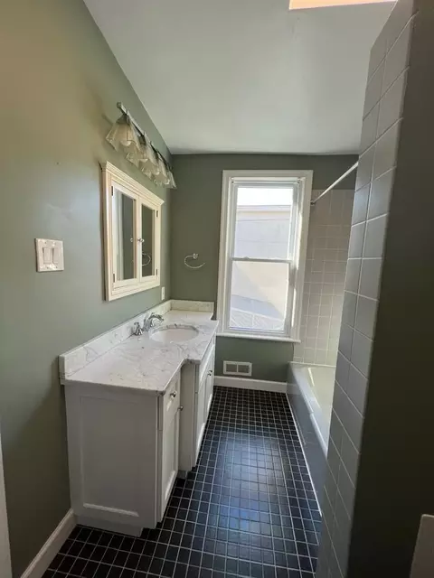 332 E Street SE, Washington, DC 20003 photo 16