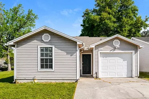 7811 Aquarius Cir S, Jacksonville, FL 32216