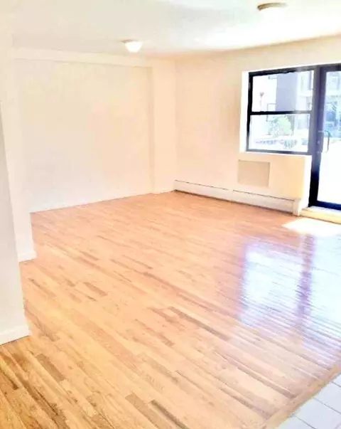 44 Hilton Ave #D1, Hempstead, NY 11550