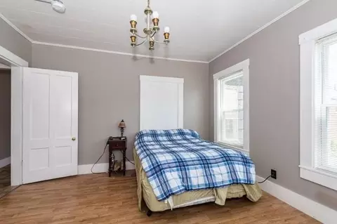 19 Varney St, Lowell, MA 01854