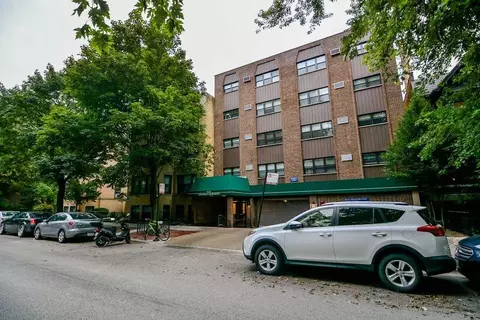 555 W Arlington Pl #405, Chicago, IL 60614