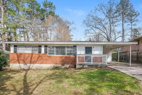 640 Oakdale Dr, Forest Park, GA 30297