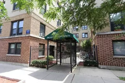 711 W Brompton Ave #48, Chicago, IL 60657