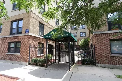 711 W Brompton Ave #54, Chicago, IL 60657
