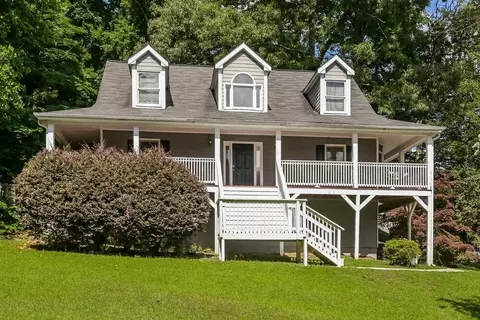710 Maggie Mae Ln, Lawrenceville, GA 30045