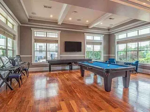6450 Viewpointe Cir, Raleigh, NC 27617
