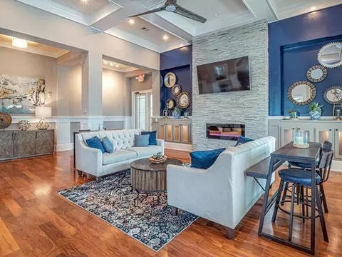 6450 Viewpointe Cir, Raleigh, NC 27617