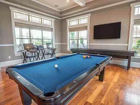 6450 Viewpointe Cir, Raleigh, NC 27617