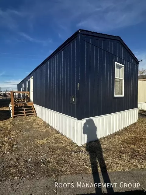 700 E 6th St #30, Hays, KS 67601