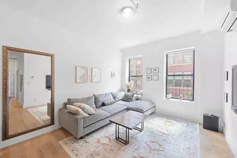 517 W 45th St, New York, NY 10036
