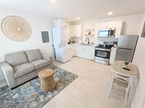 2153 Bougainvillea St #B, Sarasota, FL 34239