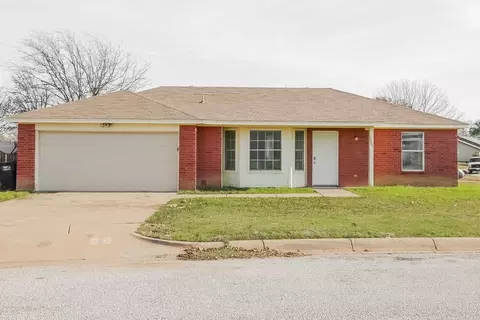 9000 Christopher Cir, Everman, TX 76140