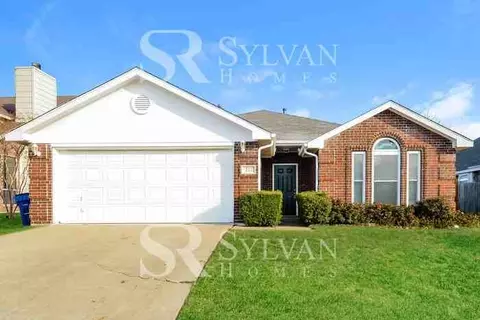 221 W Glen Meadow Dr, Glenn Heights, TX 75154