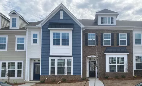12715 Wandering Brook Dr, Charlotte, NC 28273
