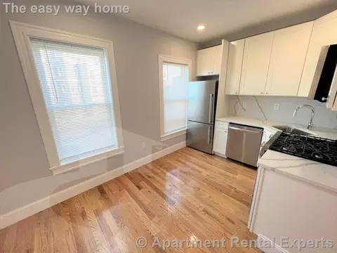 374 Oxford St #3, Cambridge, MA 02140
