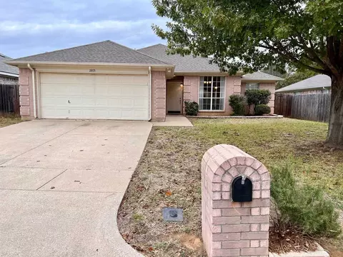 2805 Yorkfield Ct #1, Arlington, TX 76001