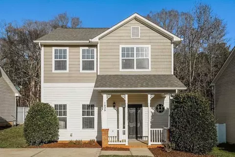 1029 Crestdale Crossing Dr, Matthews, NC 28105