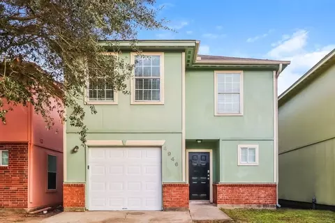 4946 N Cancun Dr, Houston, TX 77045