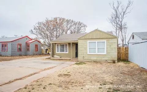 2520 41st St #A, Lubbock, TX 79413